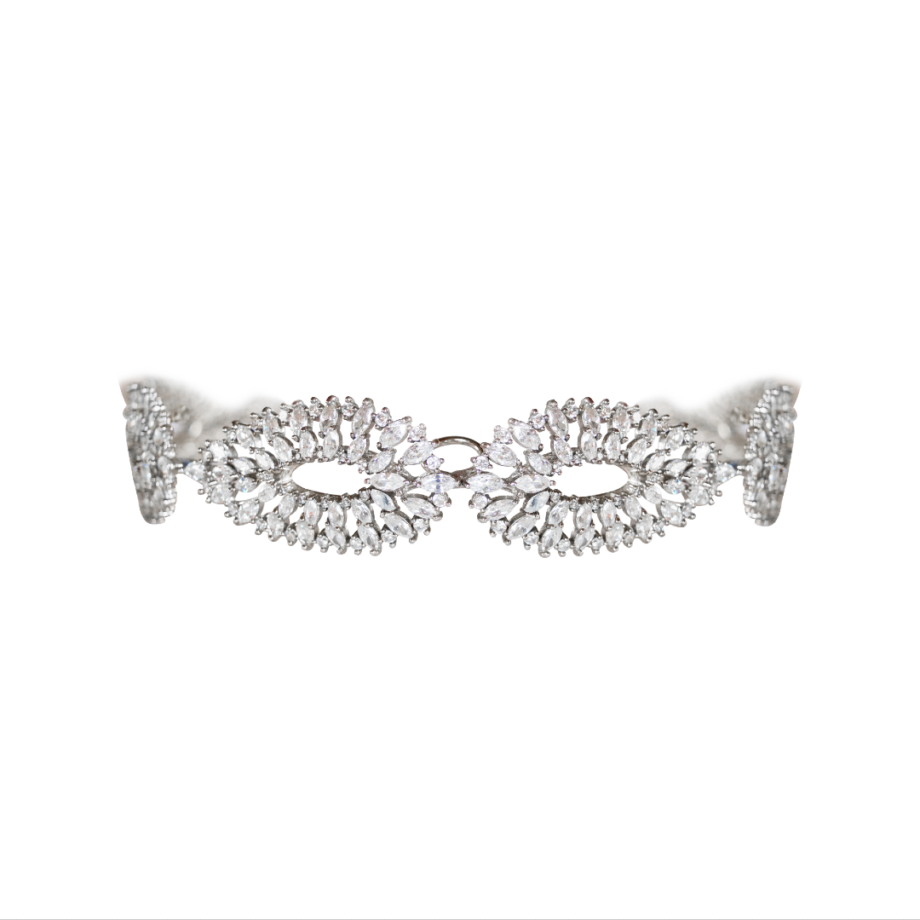 TIARA CRAVADA COM ZIRCÔNIAS E BANHO DE RÓDIO BRANCO