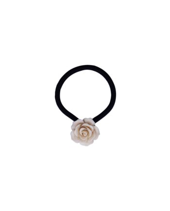 ELÁSTICO COM BANHO DE PRATA E FLOR DE CORAL BRANCO SINTÉTICO