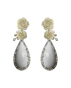 BRINCO EM PRATA DE LEI 925 COM FLORES DE CORAL BRANCO SINTÉTICO, TOPÁZIOS DE CRISTAL, ÁGATA E RÓDIO BRANCO