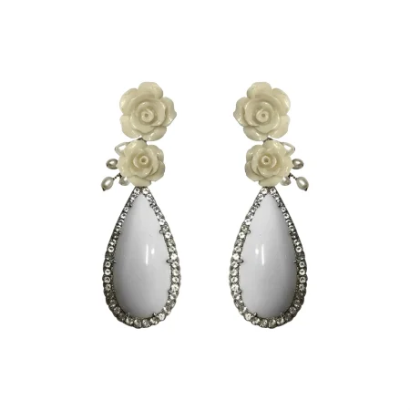 BRINCO EM PRATA DE LEI 925 COM FLORES DE CORAL BRANCO SINTÉTICO, TOPÁZIOS DE CRISTAL, ÁGATA E RÓDIO BRANCO