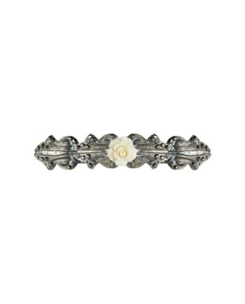 FIVELA COM BANHO DE PRATA, FLOR DE CORAL BRANCO SINTÉTICO E MARCASSITAS