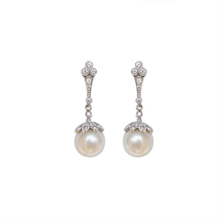 Brinco em ouro branco 18k com diamantes e pérolas