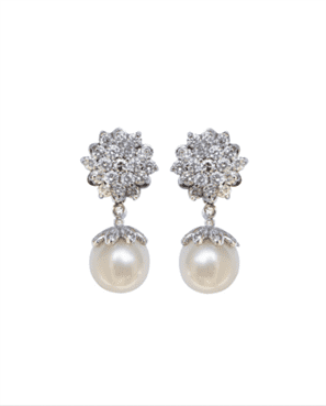 Brinco em ouro branco 18k com diamantes e pérolas