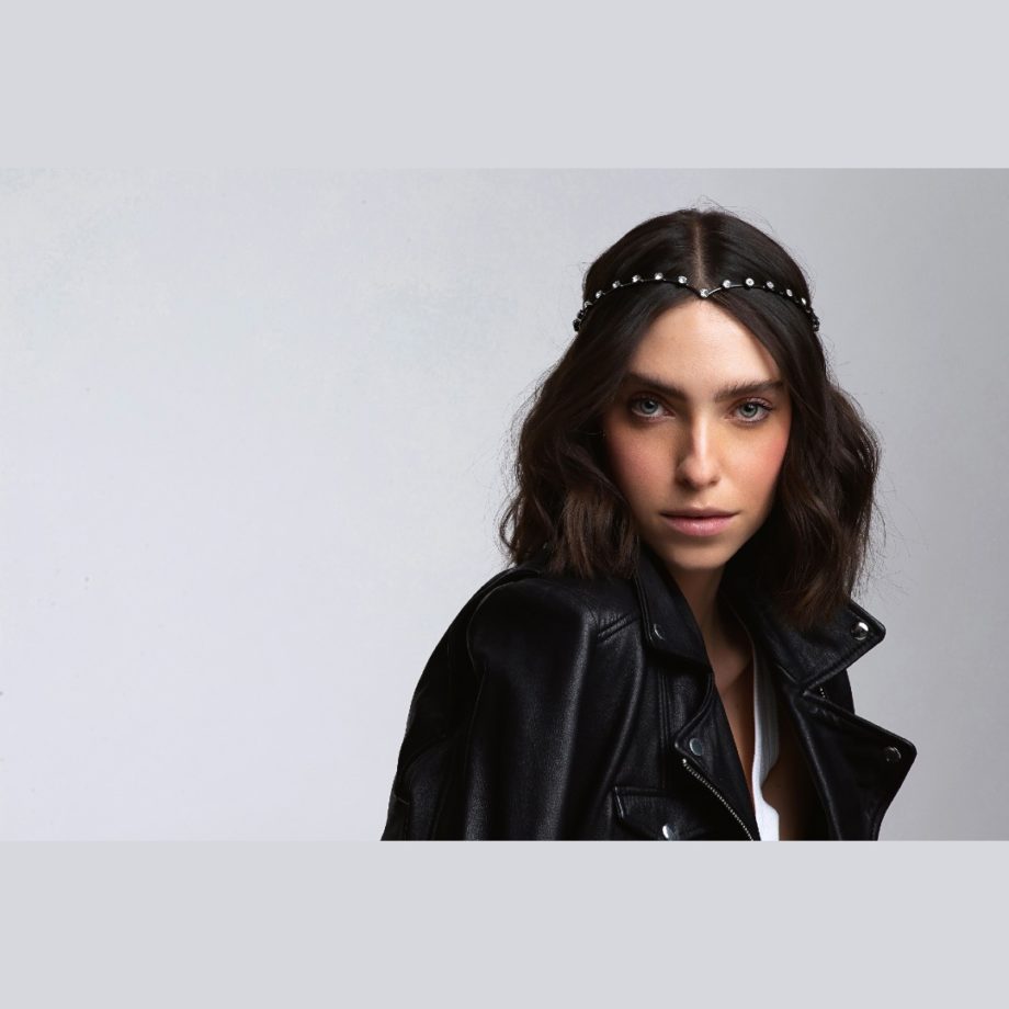 Headpiece anatomica fio "V" com cristais - banho negro