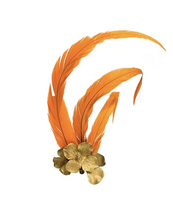 BRACELETE COM FLORES E PENAS LARANJA E DOURADO
