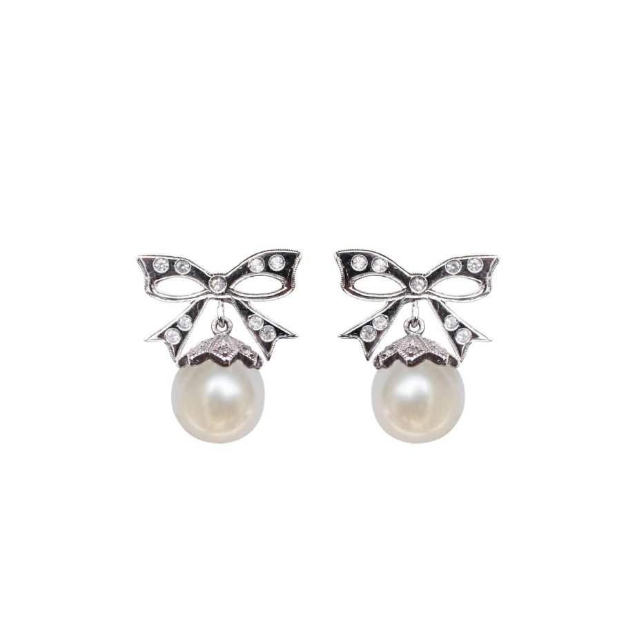 Brinco em ouro branco 18k com diamantes e pérolas