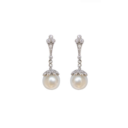 Brinco em ouro branco 18k com diamantes e pérolas