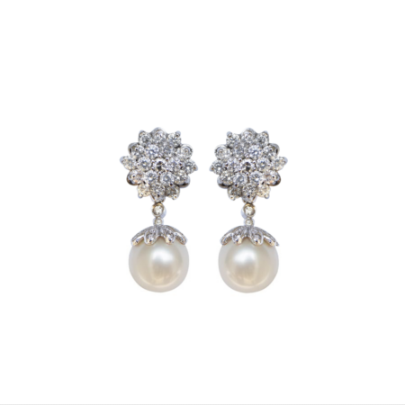 Brinco em ouro branco 18k com diamantes e pérolas
