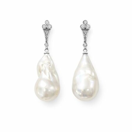 Brinco em ouro branco 18k com diamantes e pérolas